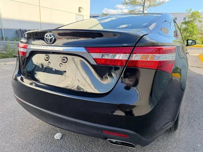 Used 2013 Toyota Avalon XLE Touring FWD image 18