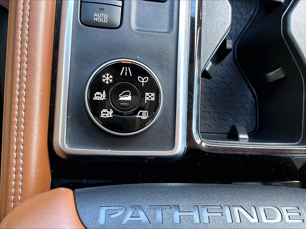 Certified 2023 Nissan Pathfinder Platinum AWD/4WD image 28