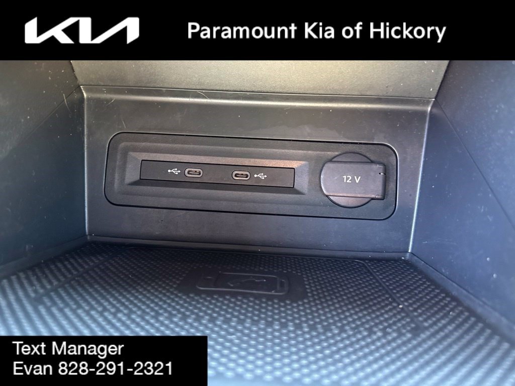 Used 2022 Volkswagen Atlas Cross Sport SE AWD/4WD image 25