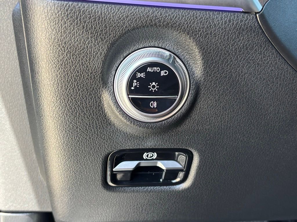 Used 2024 Mercedes-Benz CLE 300 4MATIC Coupe image 18