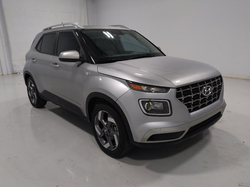 Used 2025 Hyundai Venue SEL FWD image 13