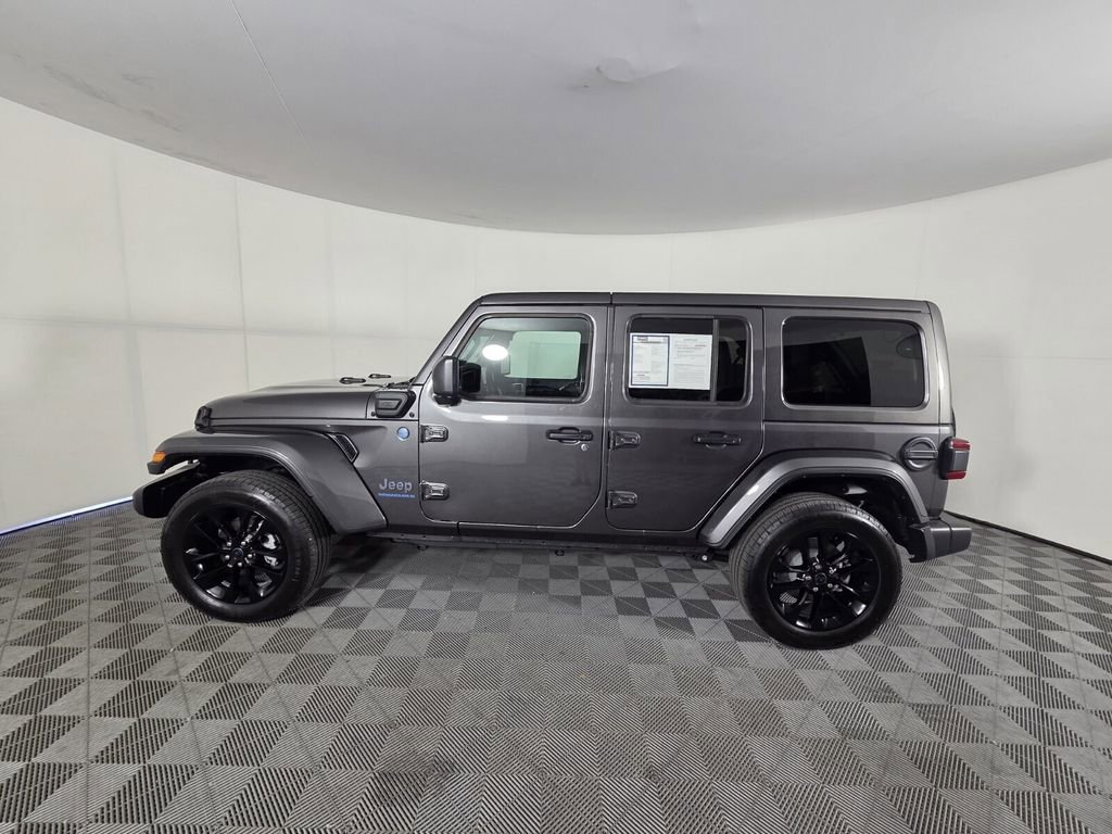 Certified 2025 Jeep Wrangler Sahara w/ Safety Group image 8
