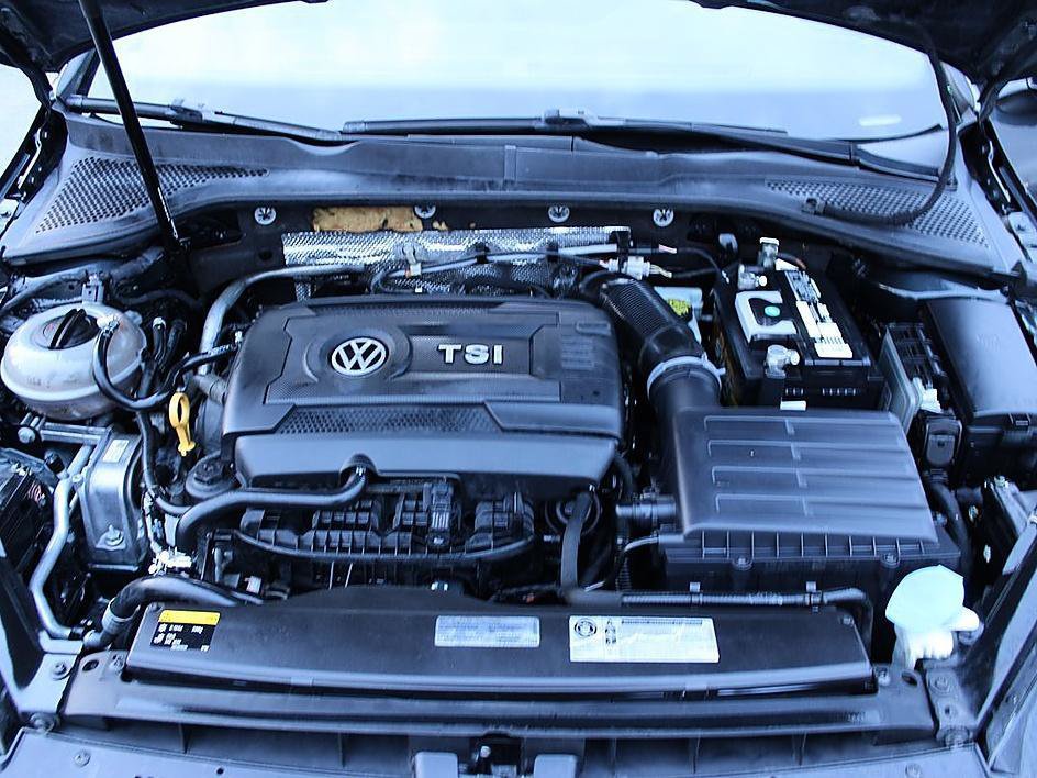 Used 2015 Volkswagen GTI SE w/ Lighting Package (SEL) FWD image 20