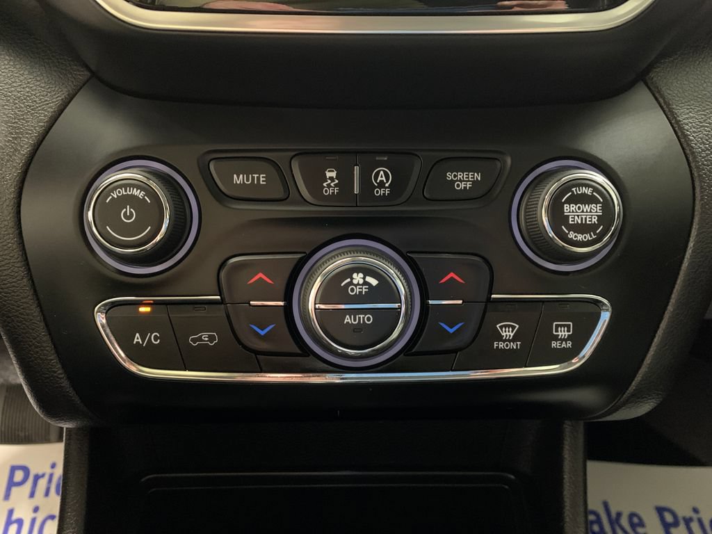 Used 2019 Jeep Cherokee Limited AWD/4WD image 27