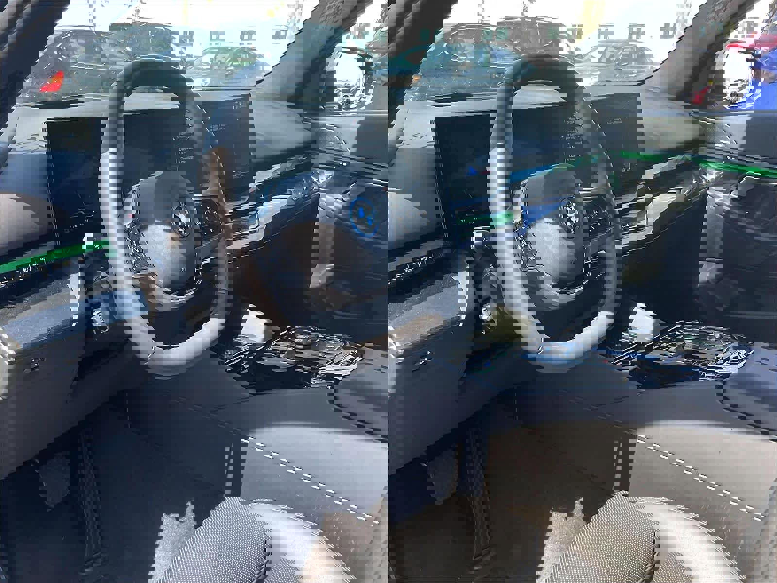 Used 2024 BMW i5 eDrive40i w/ Premium Package image 15