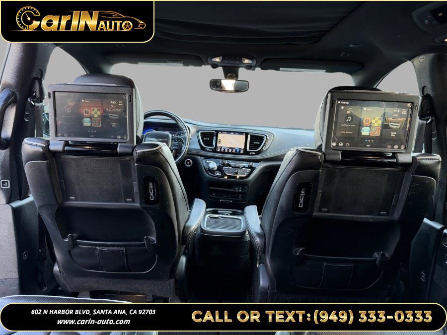 Used 2019 Chrysler Pacifica Limited w/ S Appearance Package image 17