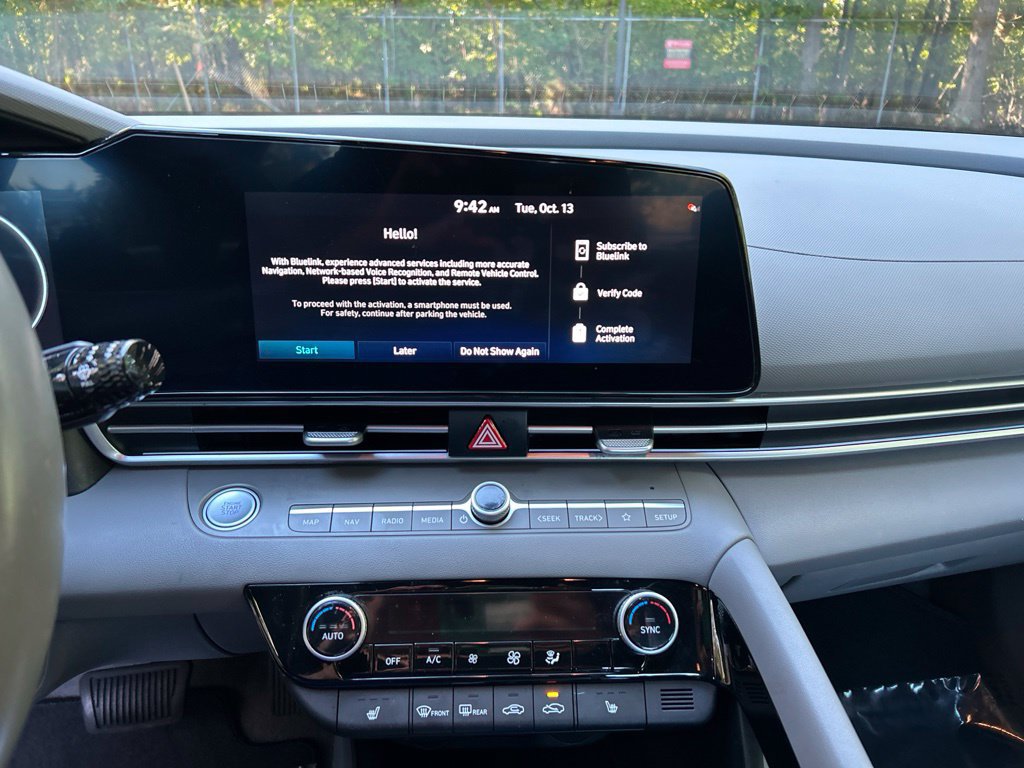 Used 2025 Hyundai Elantra SEL FWD image 17
