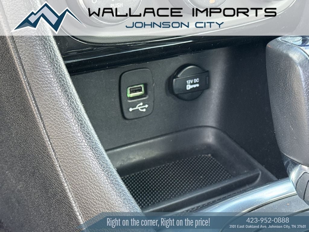 Used 2014 Chrysler 200 Limited FWD image 24