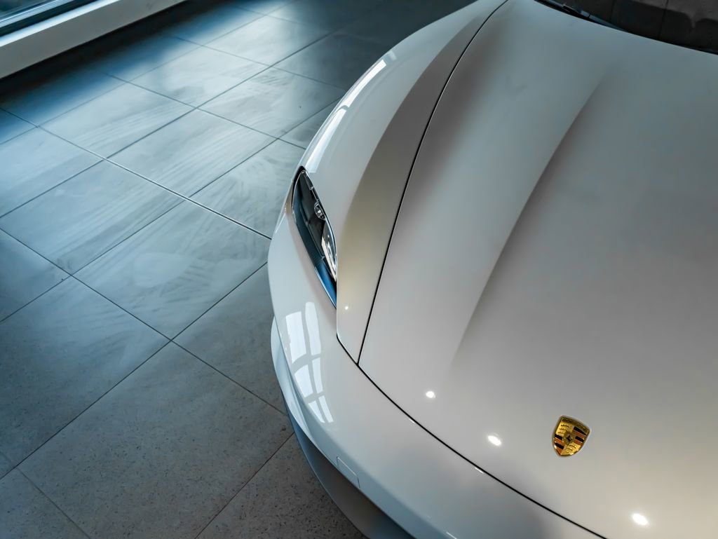New 2026 Porsche Taycan image 31