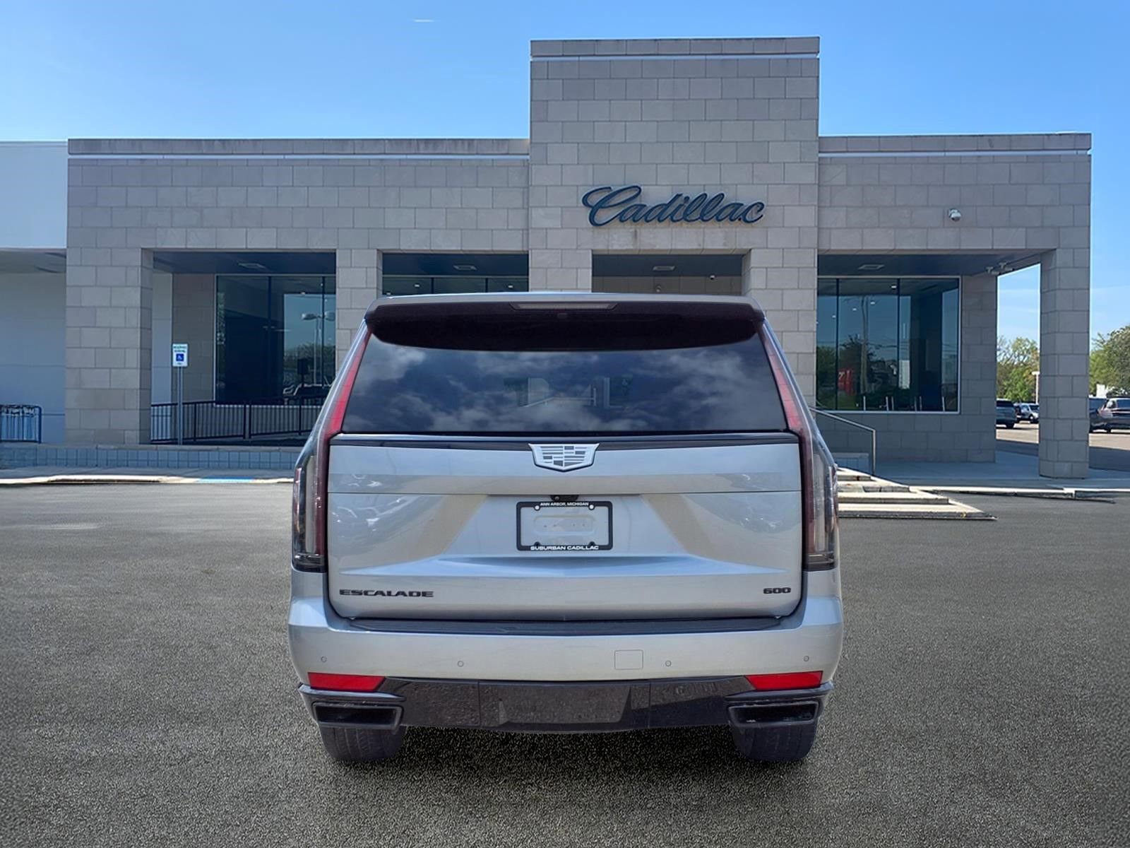 Used 2023 Cadillac Escalade ESV Sport Platinum AWD/4WD image 6