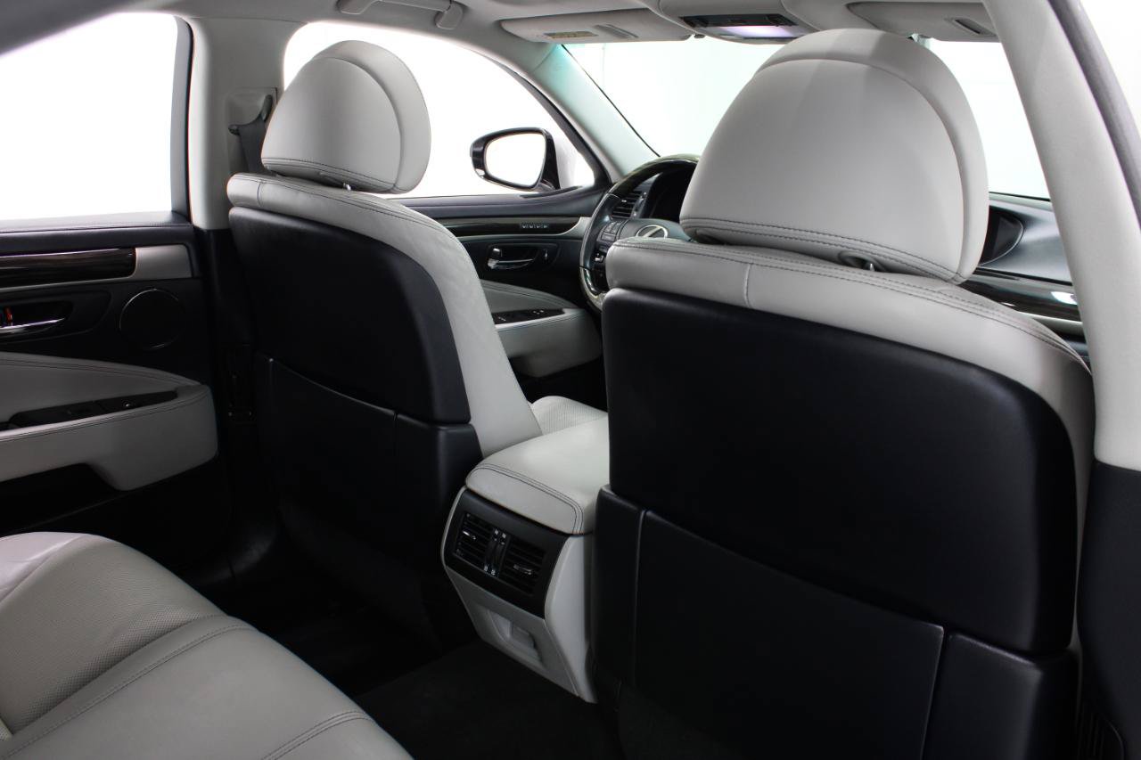 Used 2016 Lexus LS 460 w/ Comfort Package RWD image 40