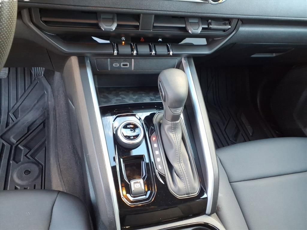 Used 2024 Chevrolet Colorado Trail Boss w/ Advanced Trailering Package image 21