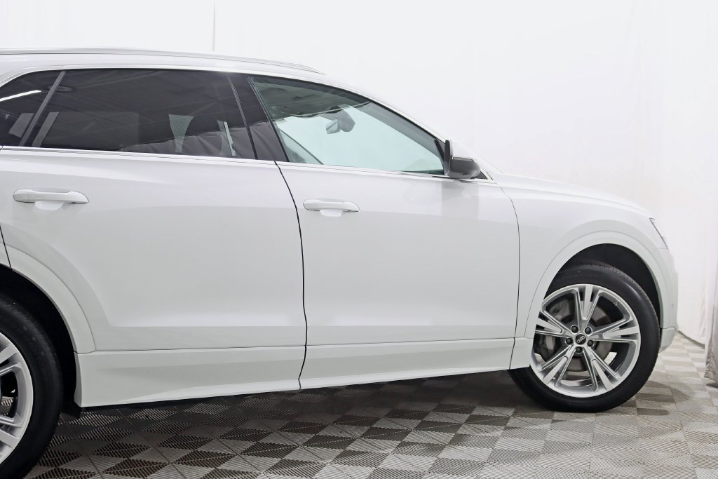 Used 2023 Audi Q8 Prestige AWD/4WD image 10
