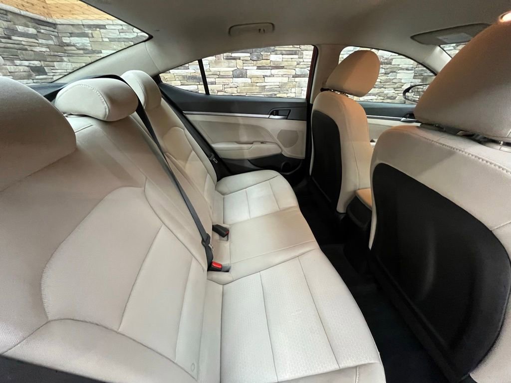 Used 2018 Hyundai Elantra SE FWD image 28