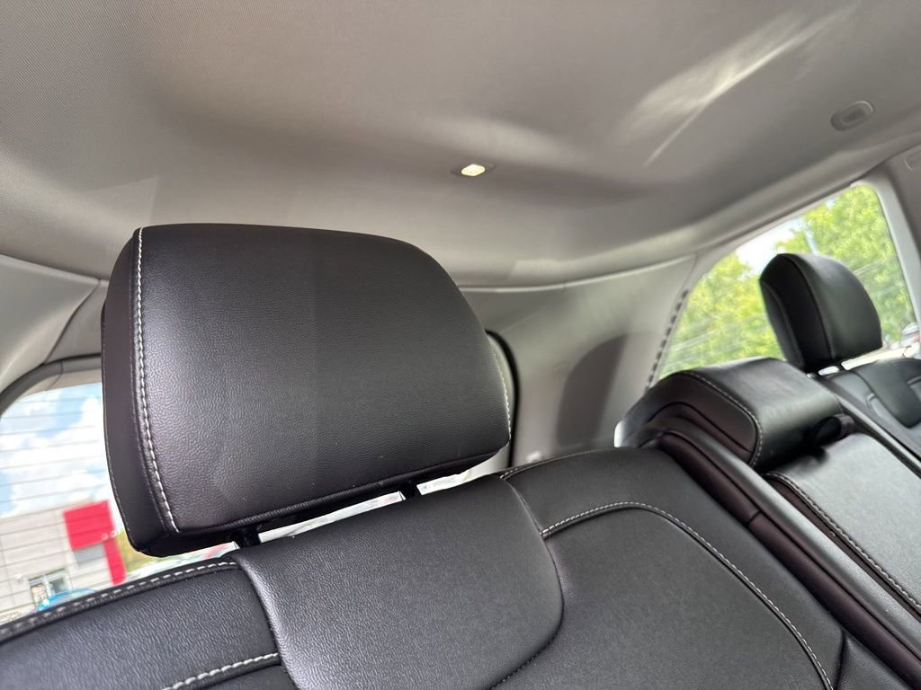 Used 2023 Jeep Grand Cherokee Limited image 56