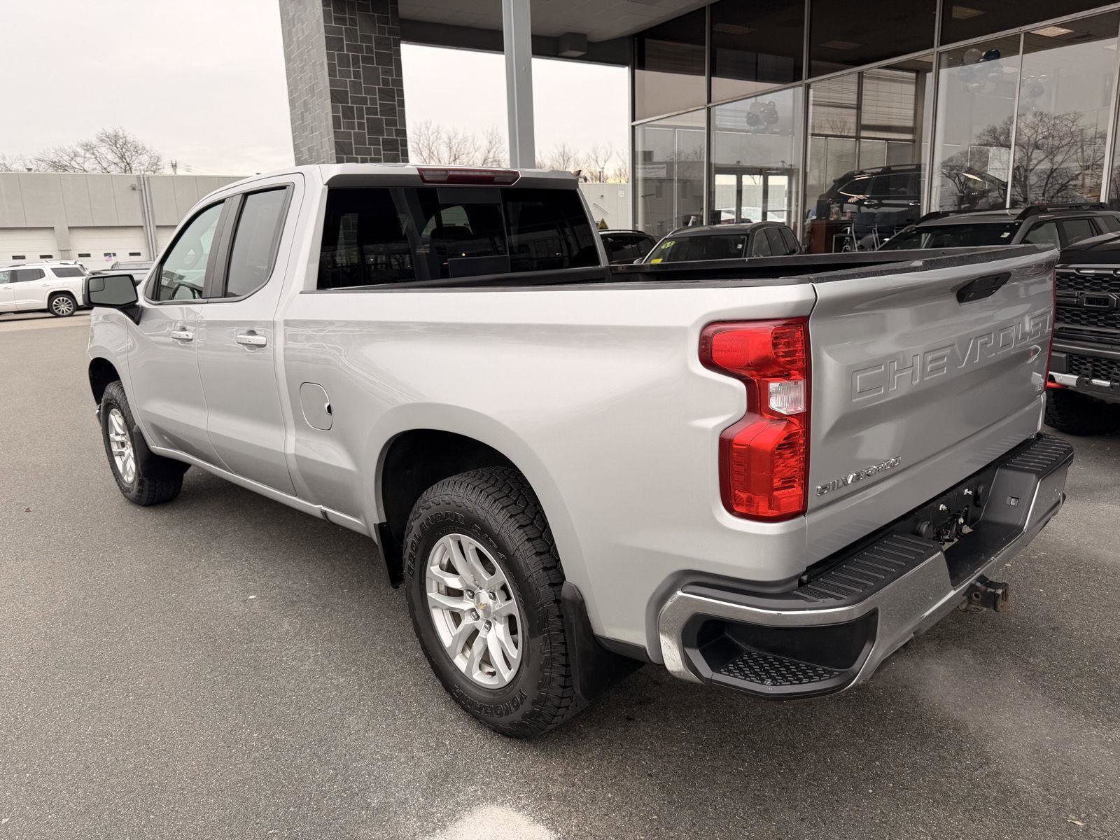 Used 2019 Chevrolet Silverado 1500 LT w/ All-Star Edition AWD/4WD image 3