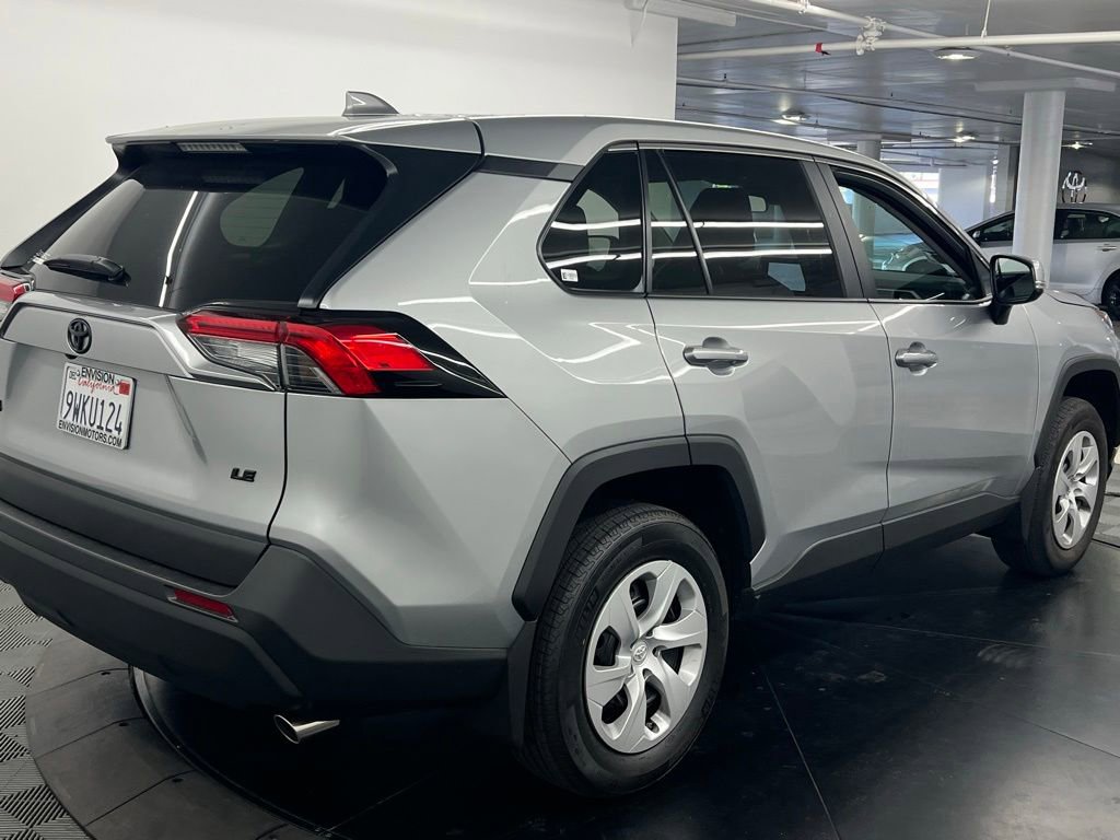 Certified 2025 Toyota RAV4 LE FWD image 5