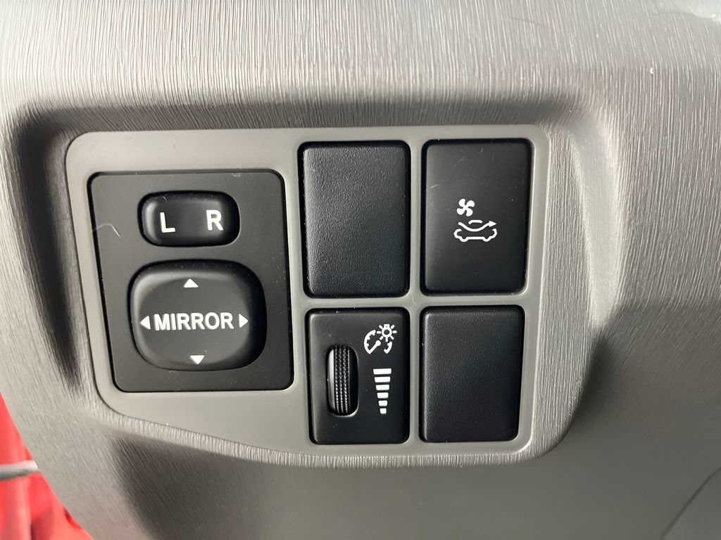 Used 2010 Toyota Prius Four w/ Solar Roof Pkg FWD image 20