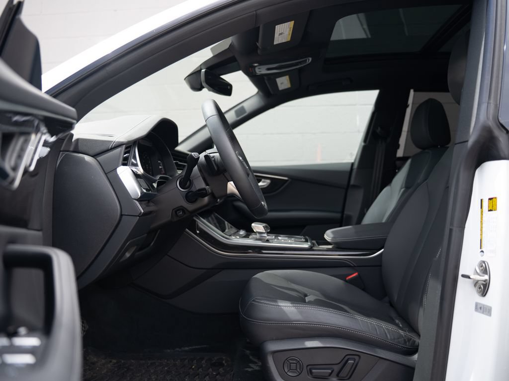 Certified 2025 Audi Q8 Premium Plus w/ Premium Plus Package AWD/4WD image 17