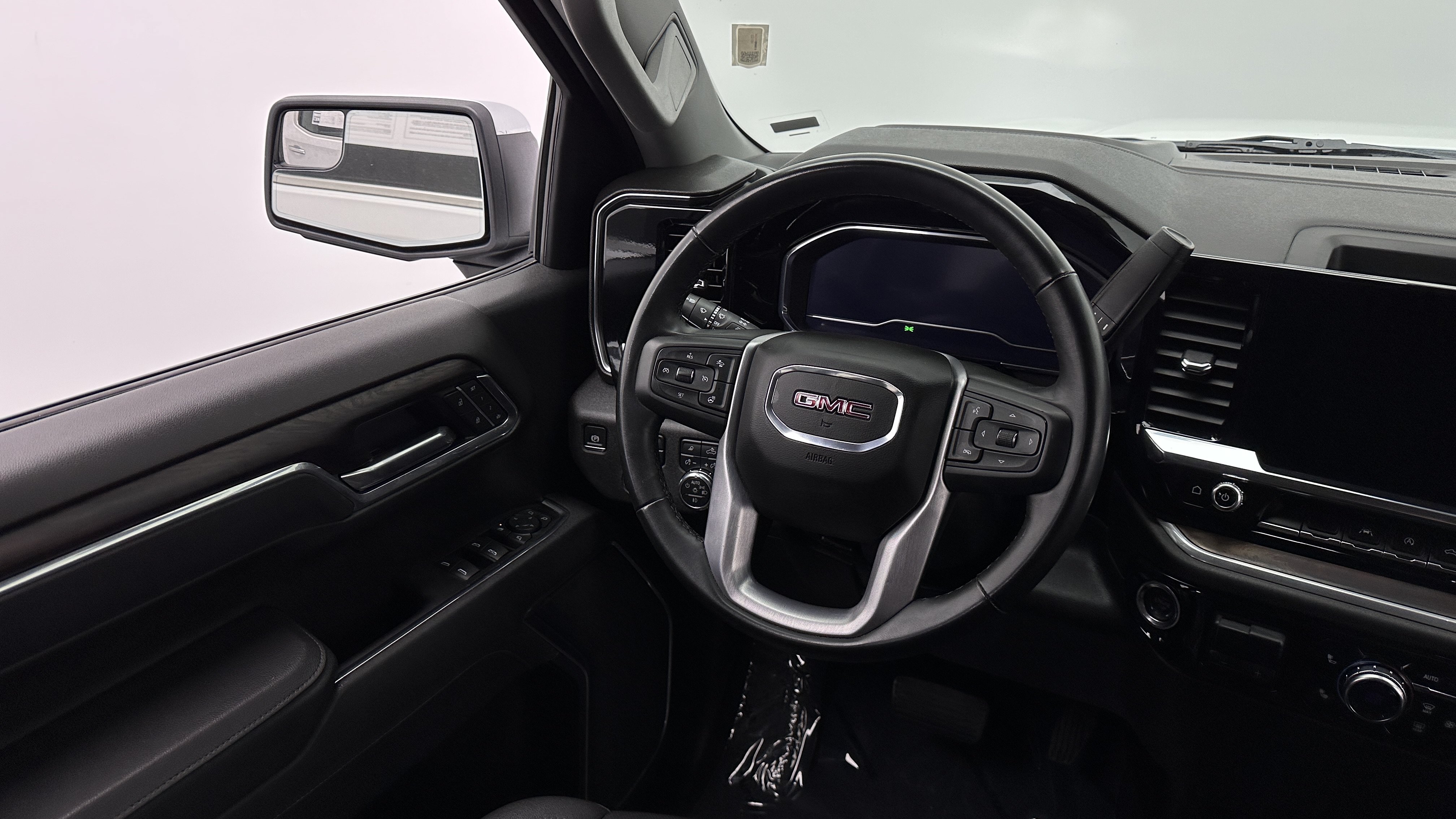 Used 2025 GMC Sierra 1500 SLT AWD/4WD image 28
