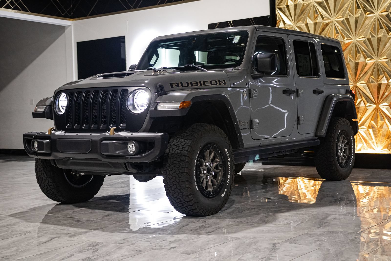 Used 2023 Jeep Wrangler Unlimited Rubicon 392 w/ Trailer Tow Package AWD/4WD image 4