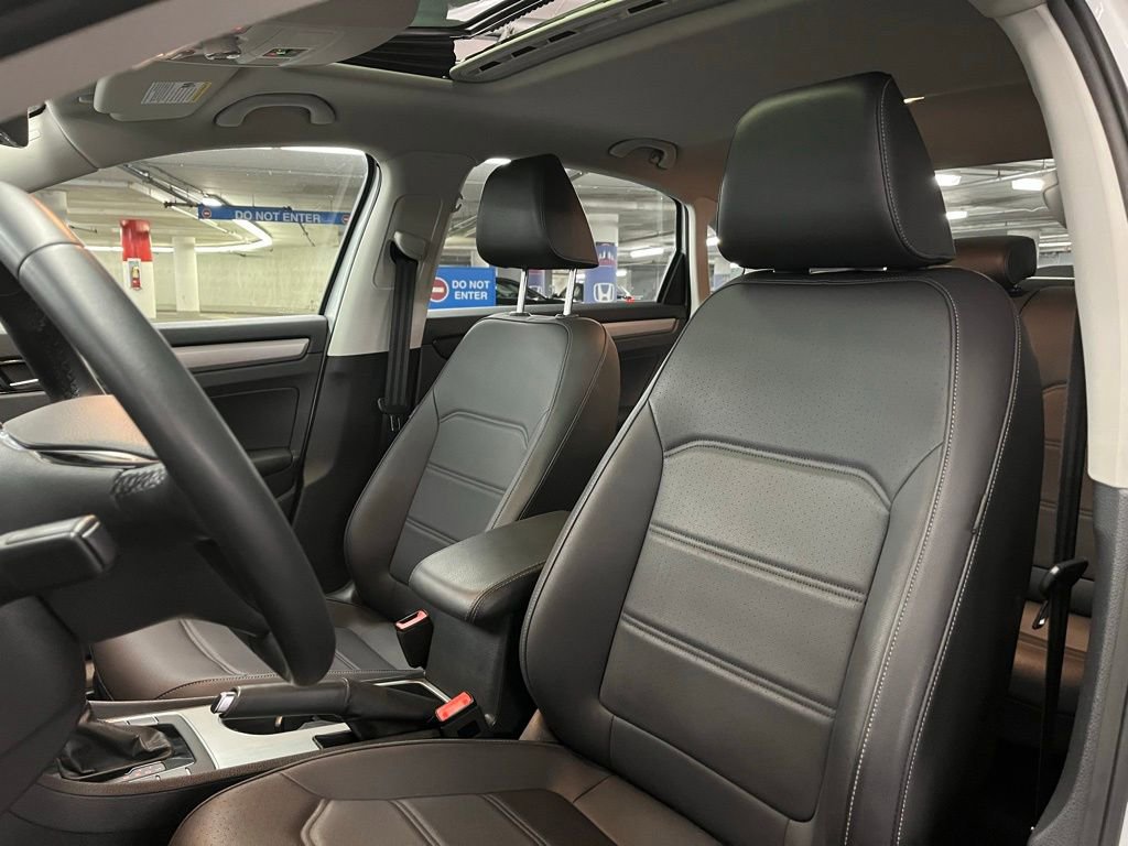 Certified 2022 Volkswagen Passat 2.0T SE FWD image 20