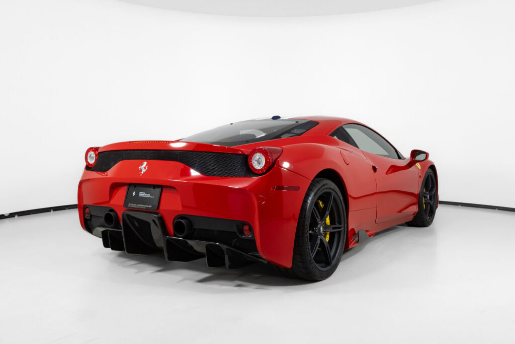 Used 2015 Ferrari 458 Speciale Coupe RWD image 8