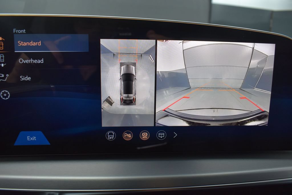 New 2026 Cadillac Lyriq Signature Sport w/ LPO, Floor Liner Package AWD/4WD image 20