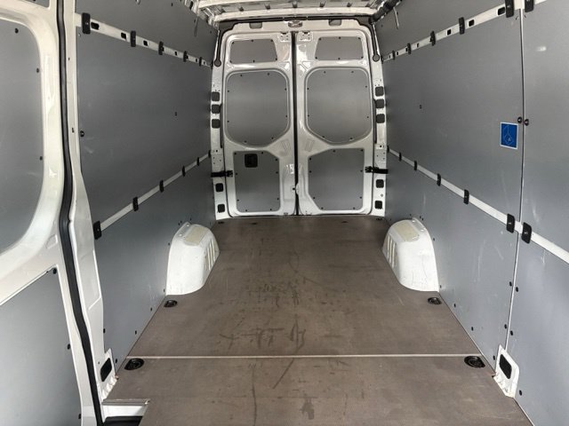 Used 2024 Mercedes-Benz Sprinter 2500 image 13