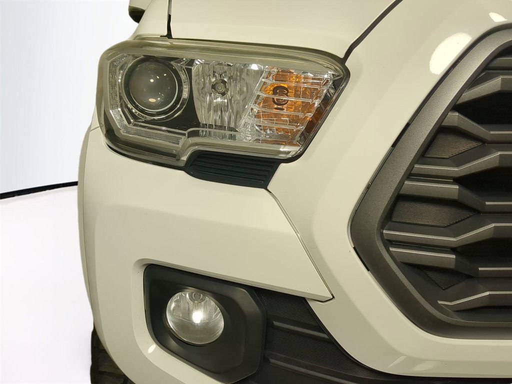 Used 2020 Toyota Tacoma TRD Sport image 10