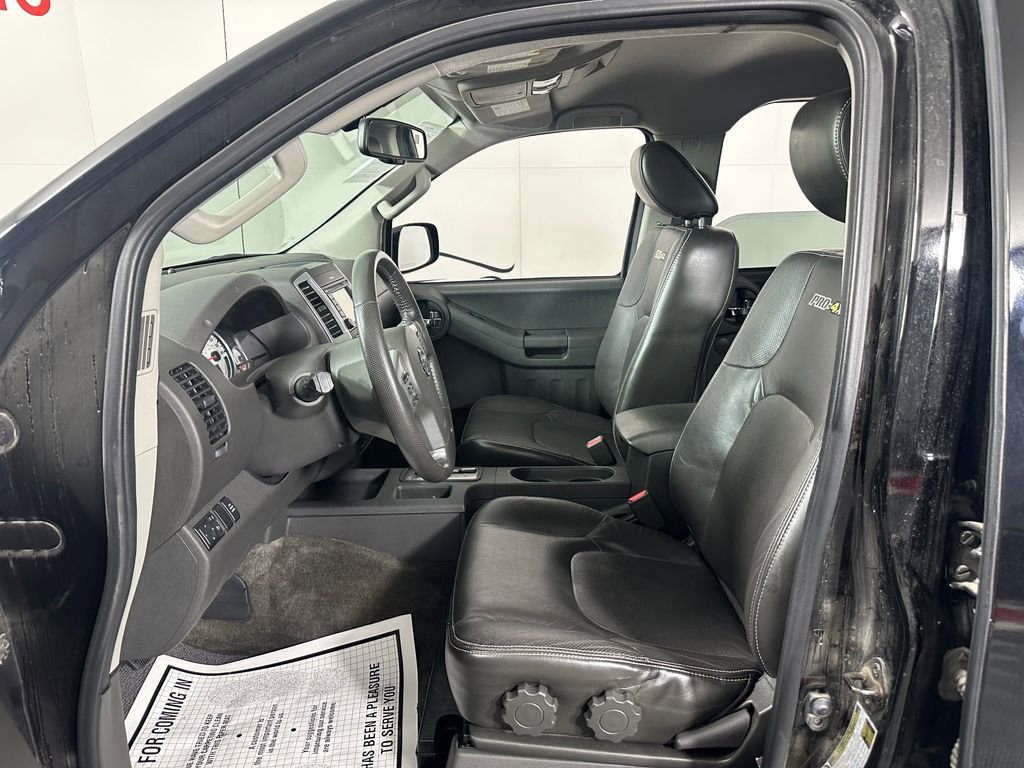 Used 2015 Nissan Xterra PRO-4X w/ Pro-4x Leather Package AWD/4WD image 13