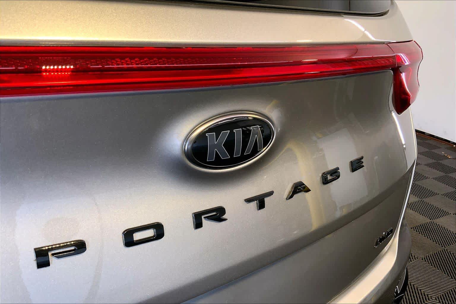 Used 2022 Kia Sportage Nightfall Edition AWD/4WD image 33