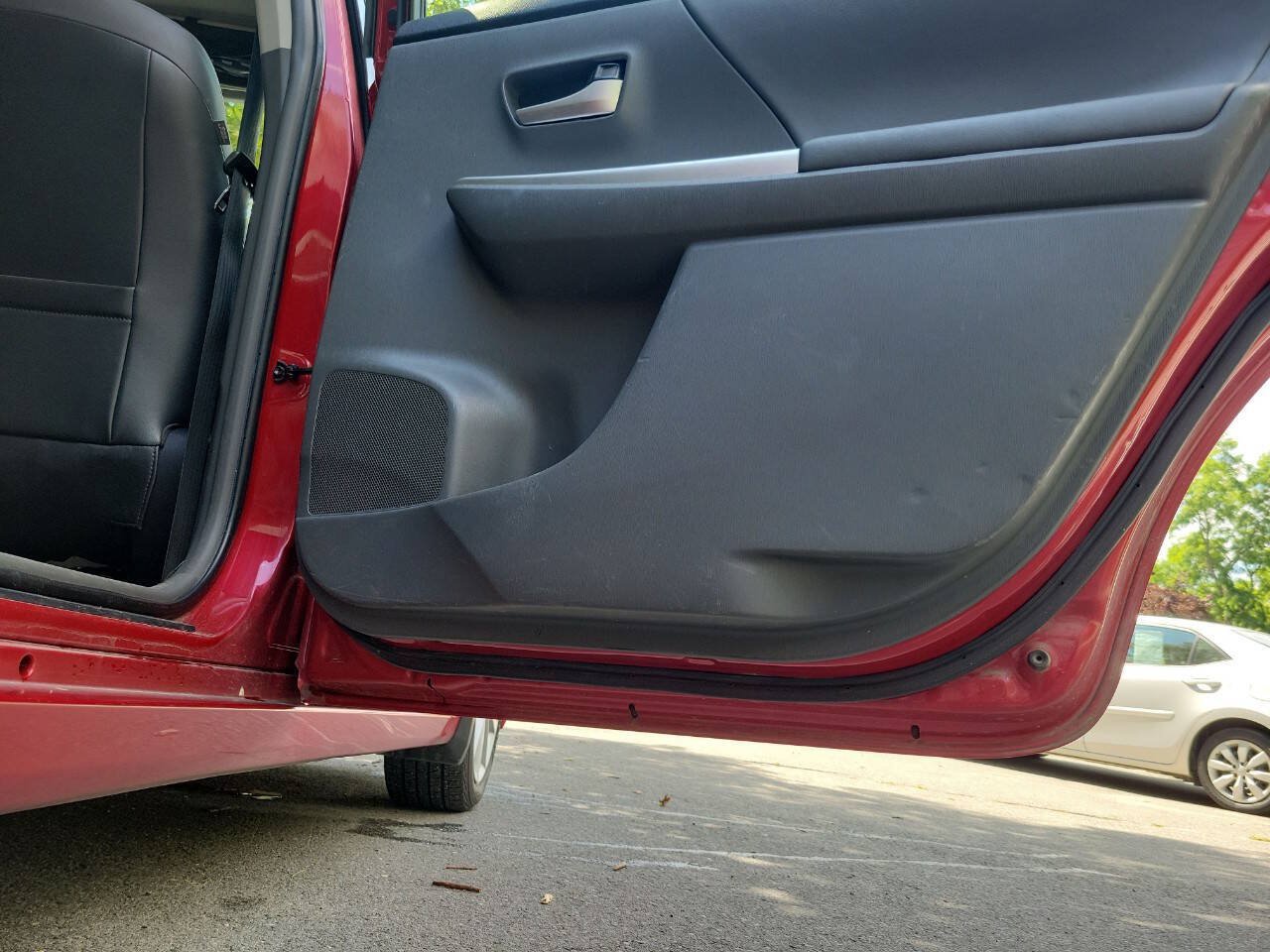 Used 2013 Toyota Prius V Five FWD image 21
