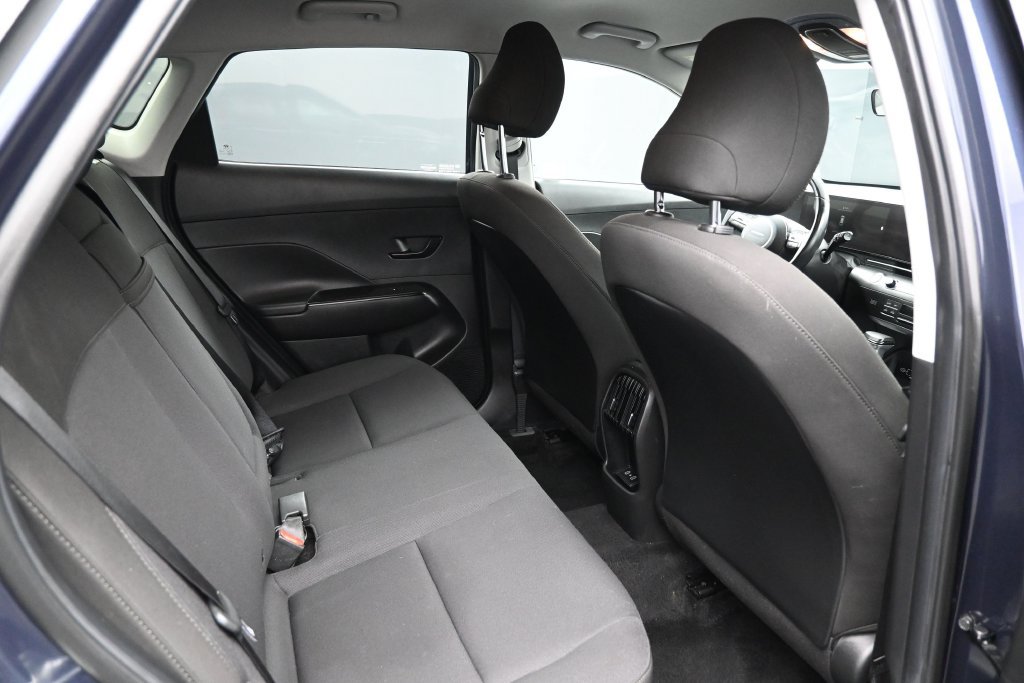 Used 2025 Hyundai Kona SEL AWD/4WD image 28