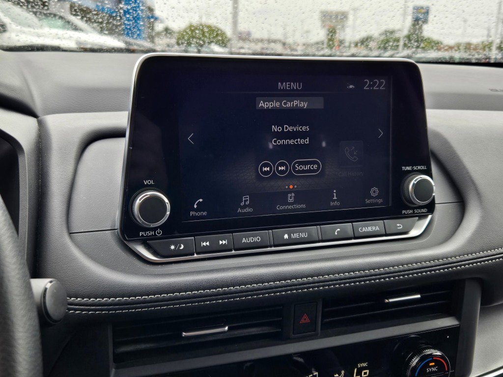 Used 2024 Nissan Rogue SV FWD image 25