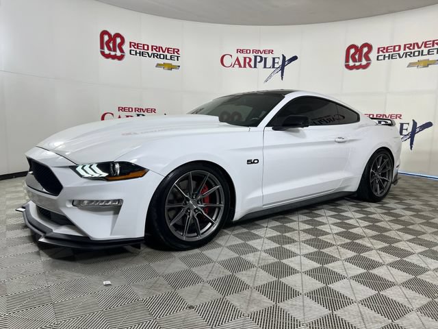 Used 2022 Ford Mustang GT Premium w/ Equipment Group 401A RWD image 3