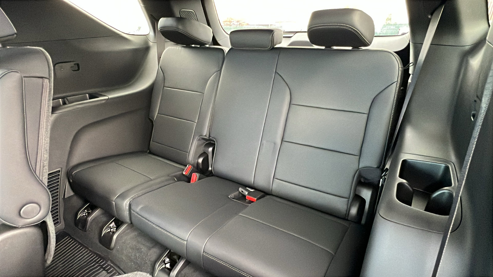 New 2026 Chevrolet Traverse High Country w/ LPO, Floor Liner Package image 16