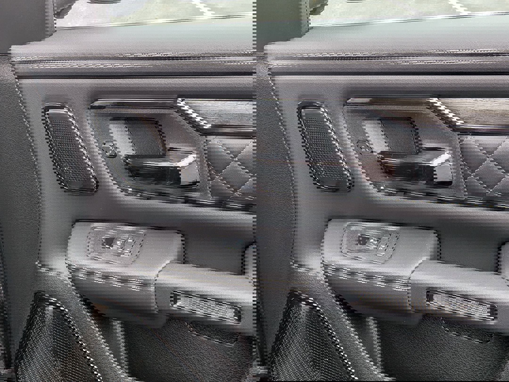 Used 2026 RAM 1500 Limited w/ Body Color Bumper Group image 34