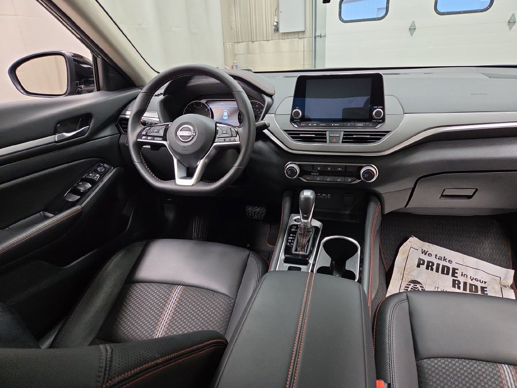 Used 2025 Nissan Altima 2.5 SR AWD/4WD image 12
