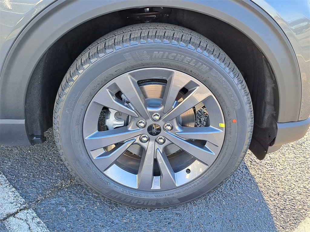 New 2026 Ford Explorer Active w/ Active Comfort Package image 16