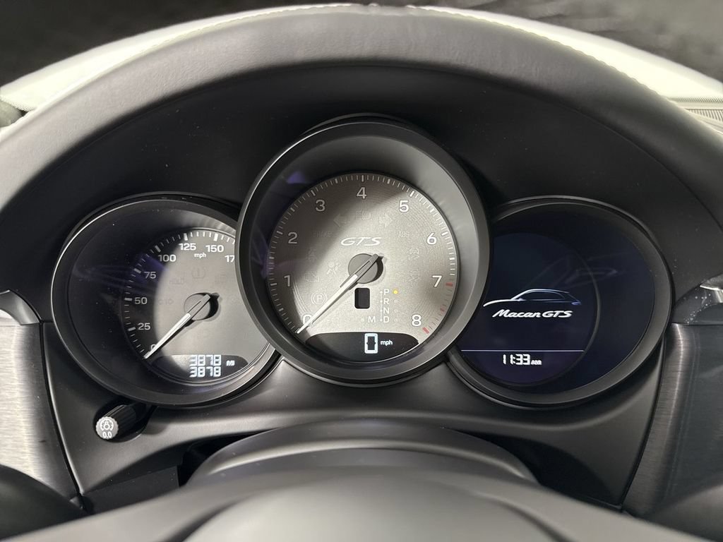 Certified 2025 Porsche Macan GTS AWD/4WD image 36