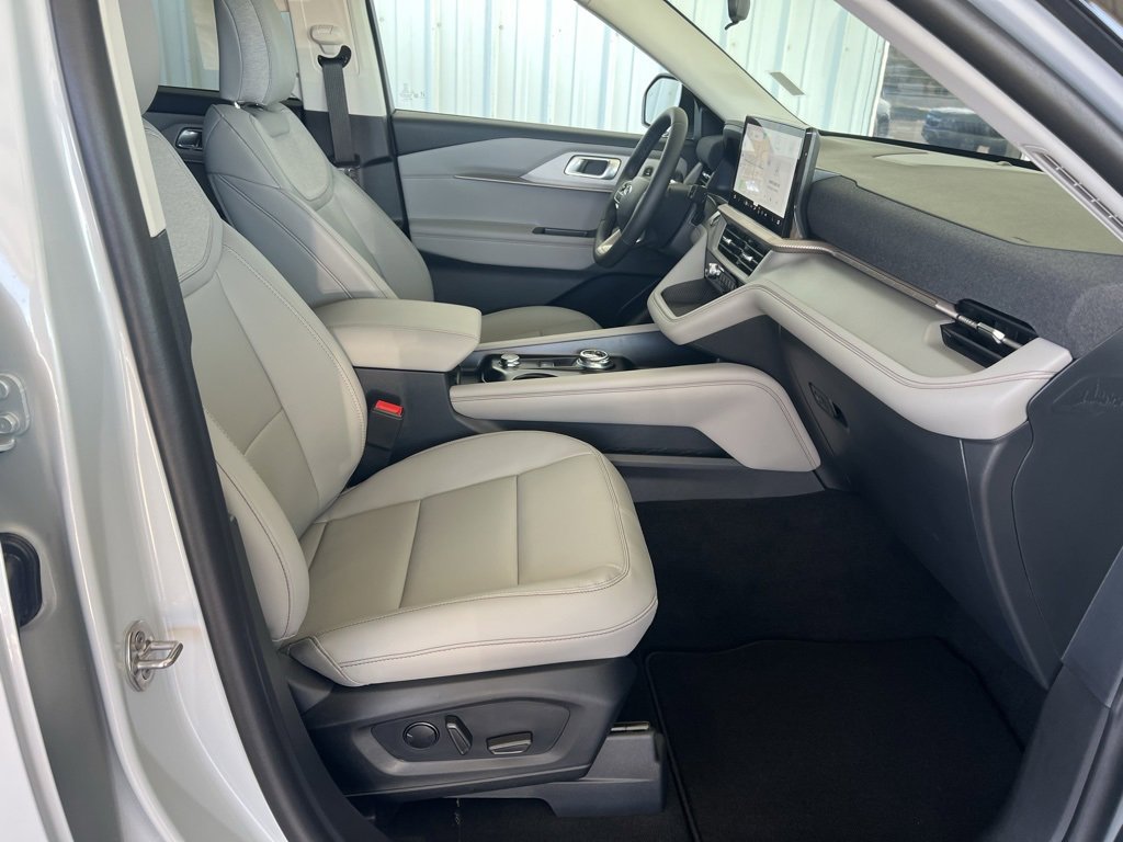 New 2026 Ford Explorer Active image 27