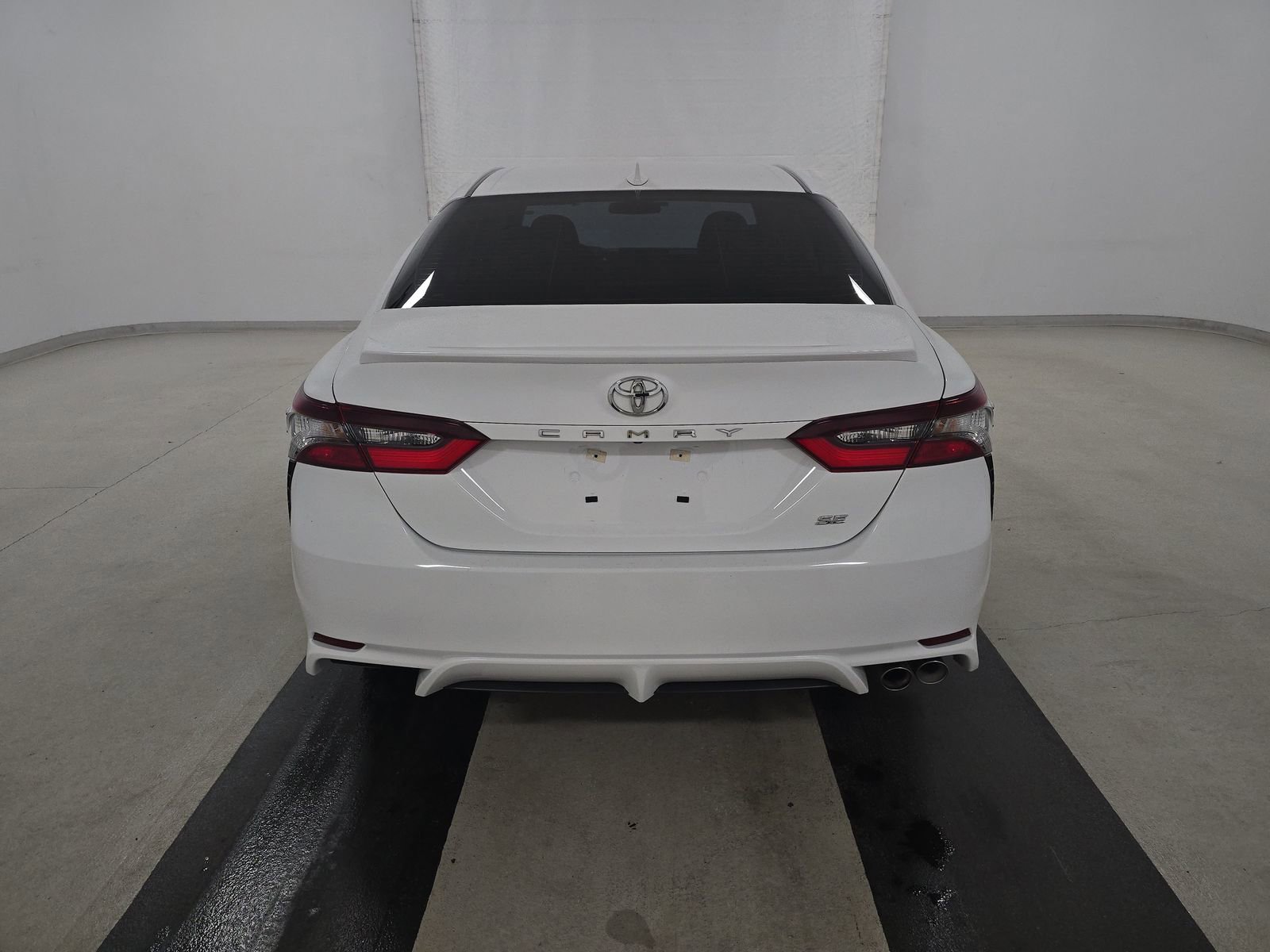 Used 2023 Toyota Camry SE image 6