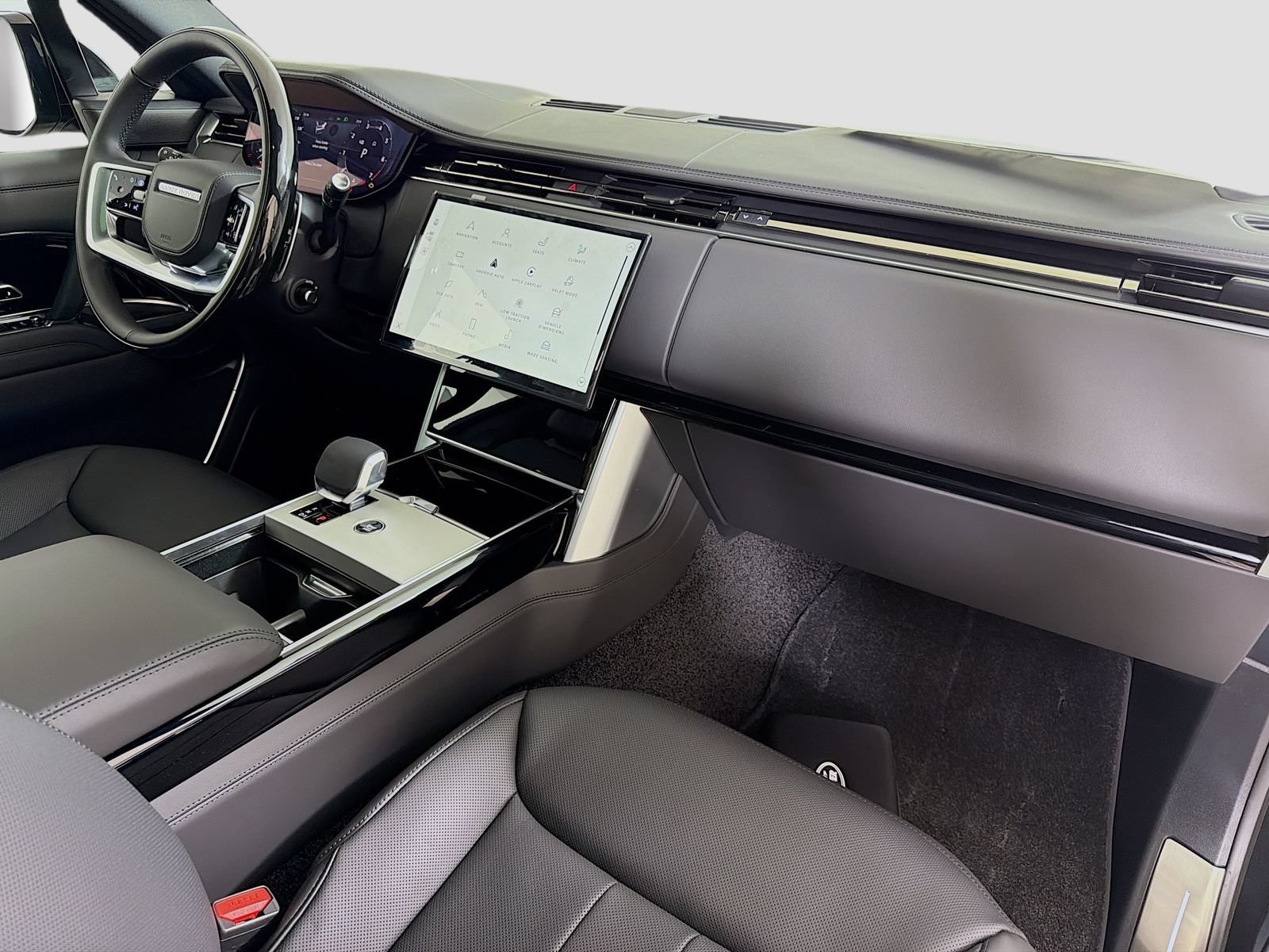 New 2026 Land Rover Range Rover Long Wheelbase SE AWD/4WD image 37