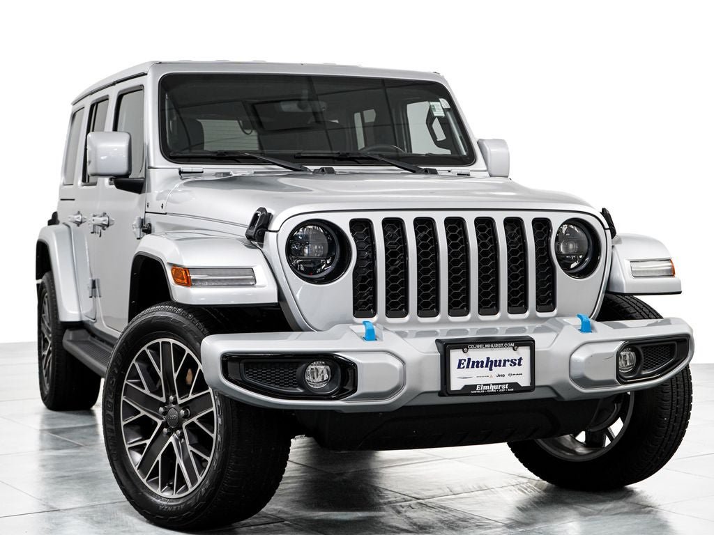 Used 2023 Jeep Wrangler Unlimited Sahara AWD/4WD image 3