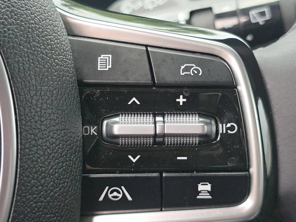 Used 2025 Kia Carnival SX Prestige FWD image 34
