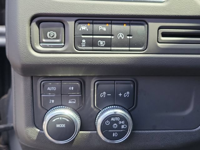 Certified 2023 GMC Yukon SLT w/ SLT Luxury Package AWD/4WD image 29