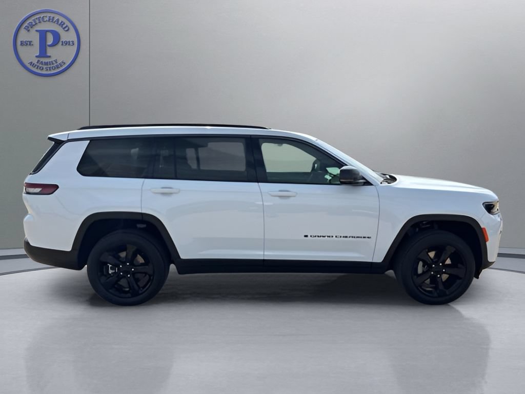 New 2026 Jeep Grand Cherokee L Limited w/ Limited Altitude Package AWD/4WD image 8