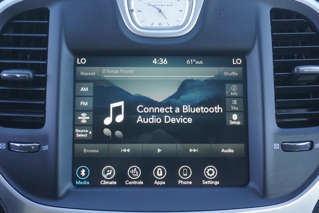 Used 2023 Chrysler 300 Touring L image 12