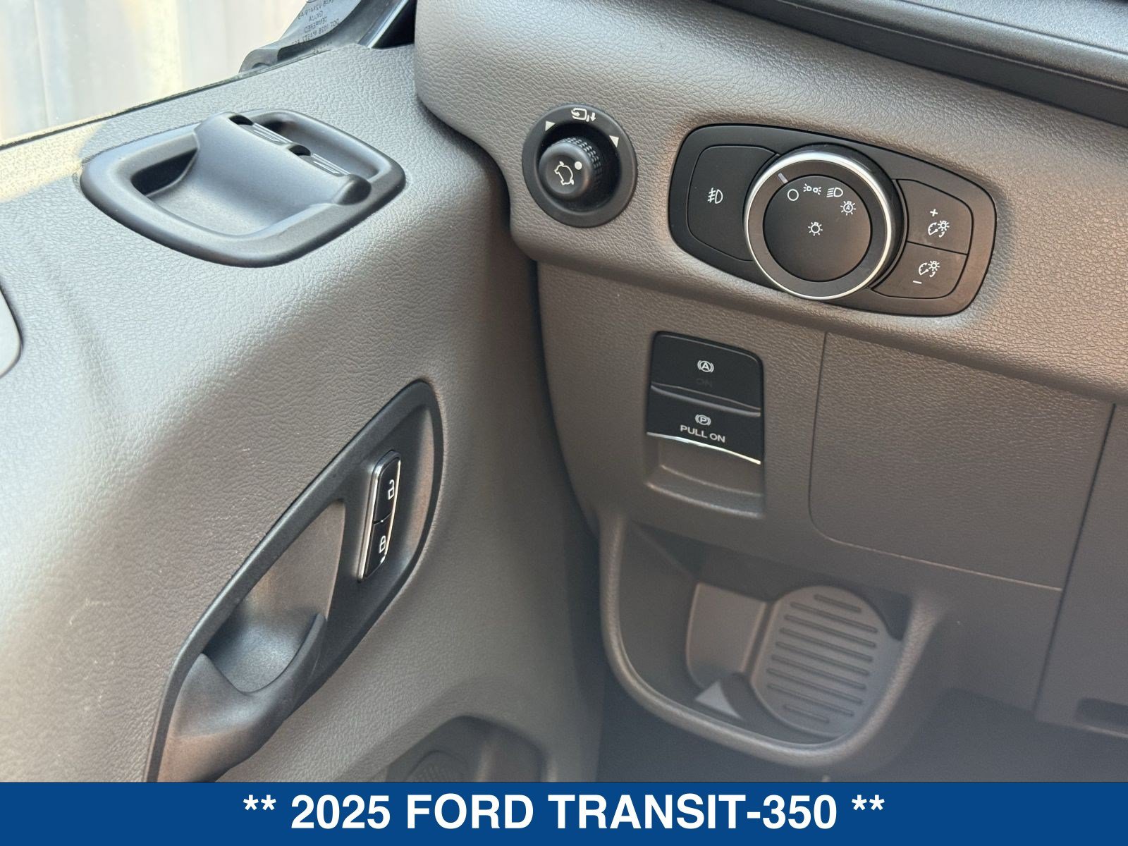 Used 2025 Ford Transit 350 XLT RWD image 21